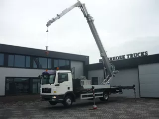 MAN TGL 8.220 Roofer Crane B&ouml;cker AK32-1500 SPS Winch and manbasket