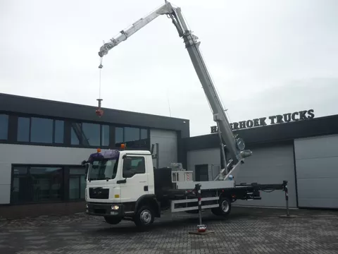 MAN TGL 8.220 Roofer Crane B&ouml;cker AK32-1500 SPS Winch and manbasket